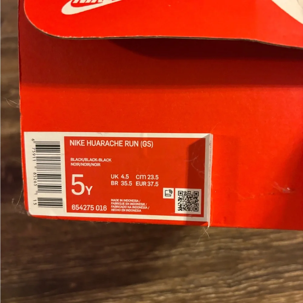 Nike Black Huarache Run Sneakers - Picture 2 of 4